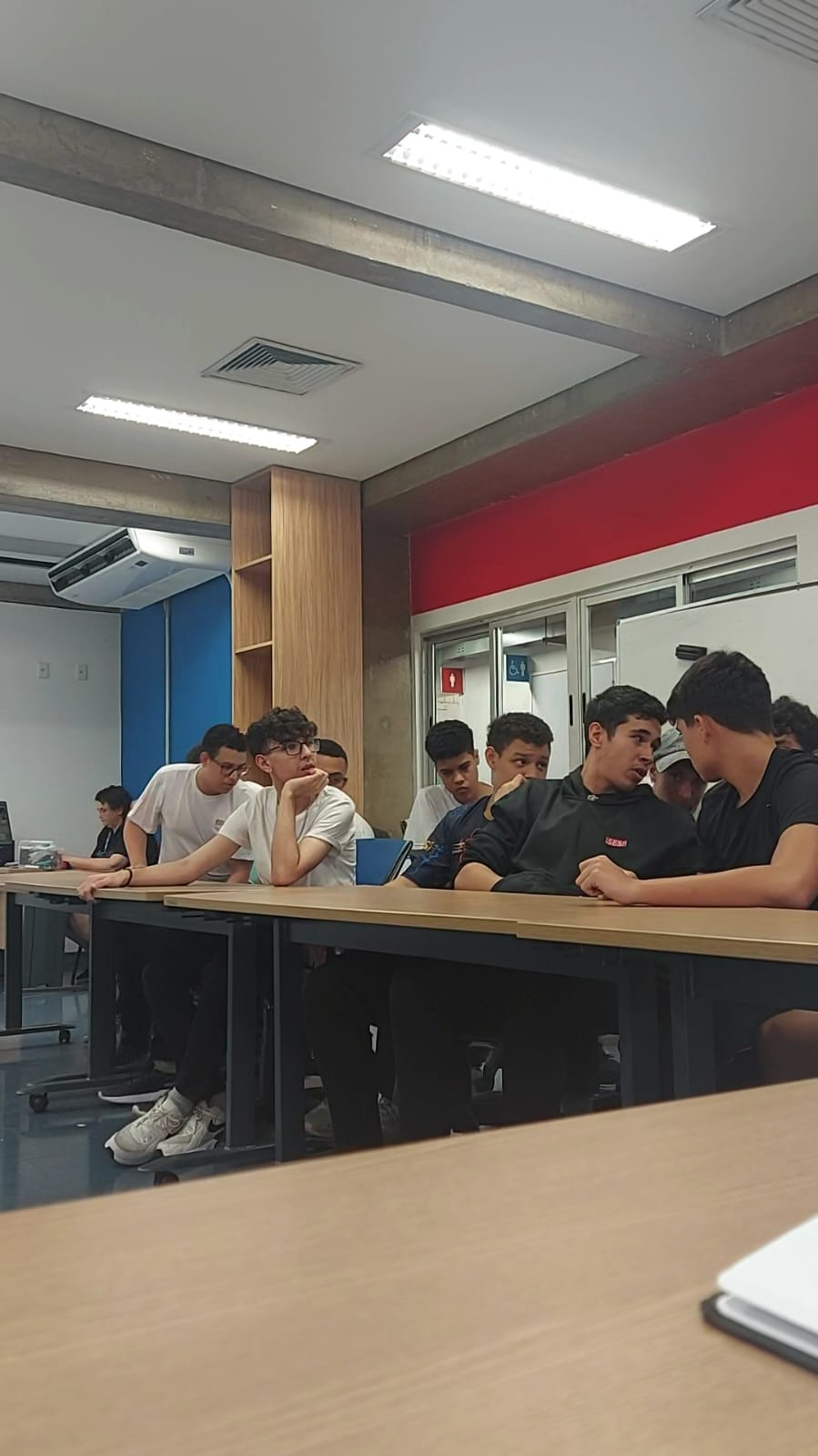 Clube de Debate - Maio 2025